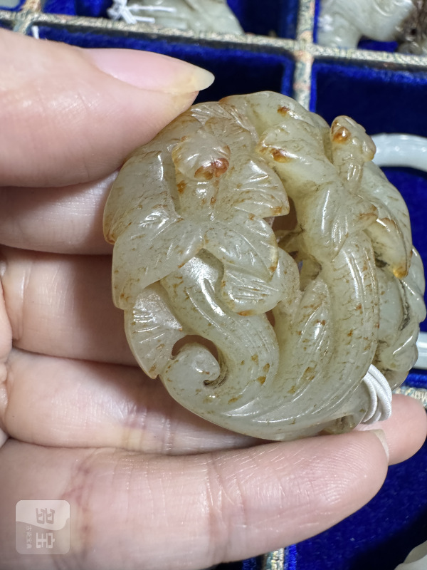 明 沁玉镂雕凌霄花带饰 - 图6